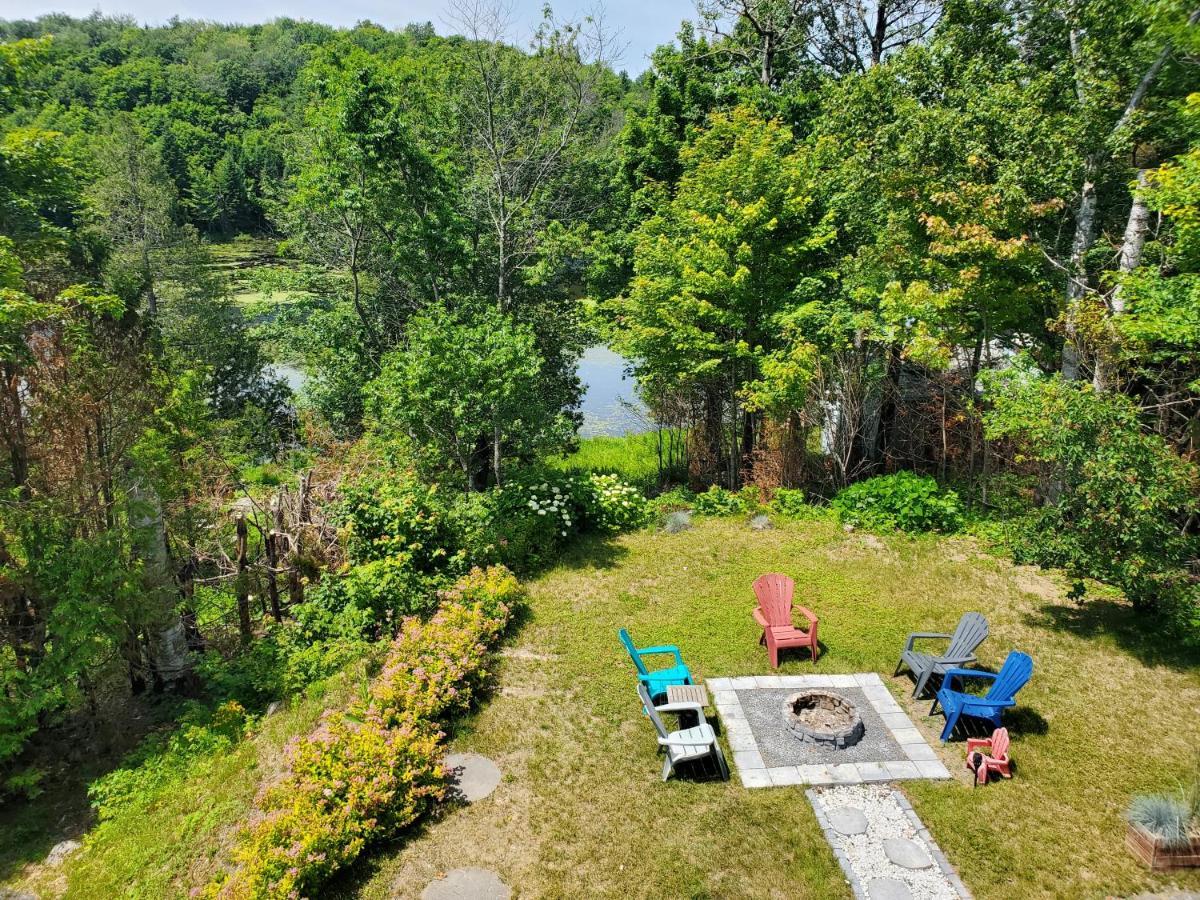 Familial, Vue Sur Le Chalet Saint-Calixte